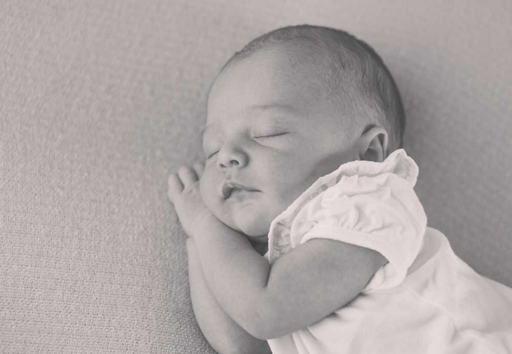 Evolución en la alimentación, sueño, atención, vista y piel del recien nacido newborn